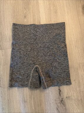 Colsie Heather Gray Seamless High-Rise Bike Shorts